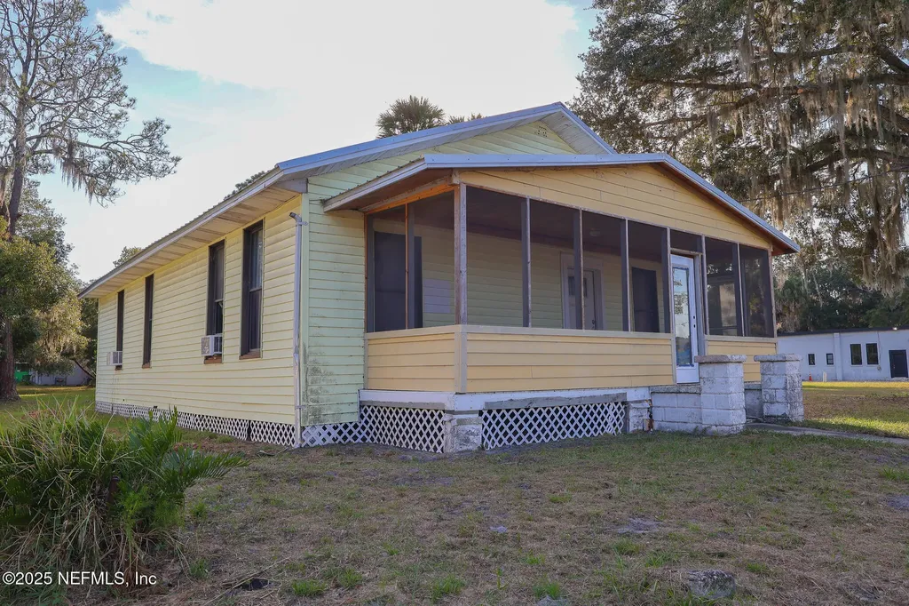 1407 Street Johns Avenue Palatka FL 32177