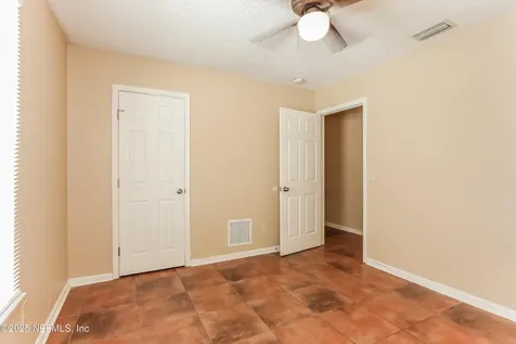 5054 Knightsbridge Circle N Jacksonville FL 32244