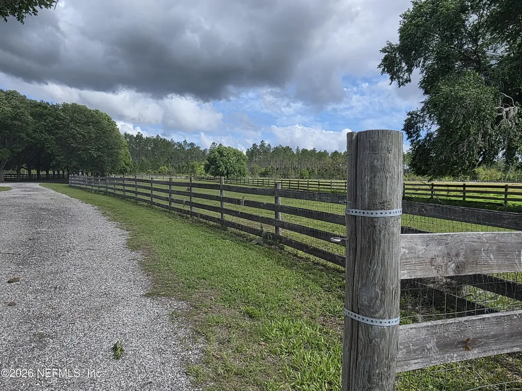 721 Bunnell Road Seville FL 32190