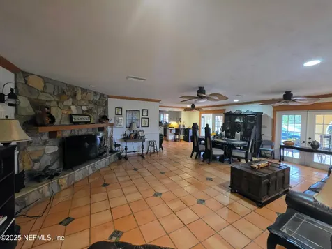 721 Bunnell Road Seville FL 32190