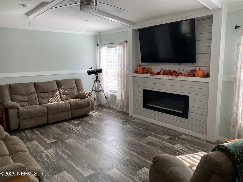 132 Lake Lucy Court Interlachen FL 32148