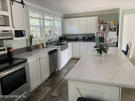 132 Lake Lucy Court Interlachen FL 32148