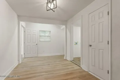 5728 Iris Boulevard Jacksonville FL 32209