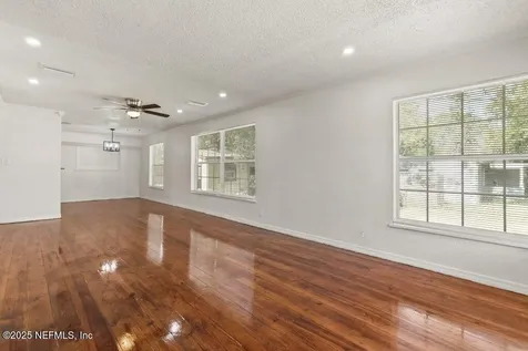 5728 Iris Boulevard Jacksonville FL 32209