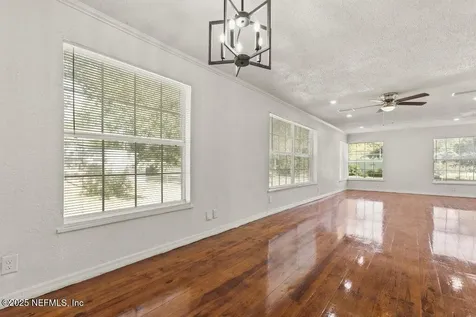 5728 Iris Boulevard Jacksonville FL 32209