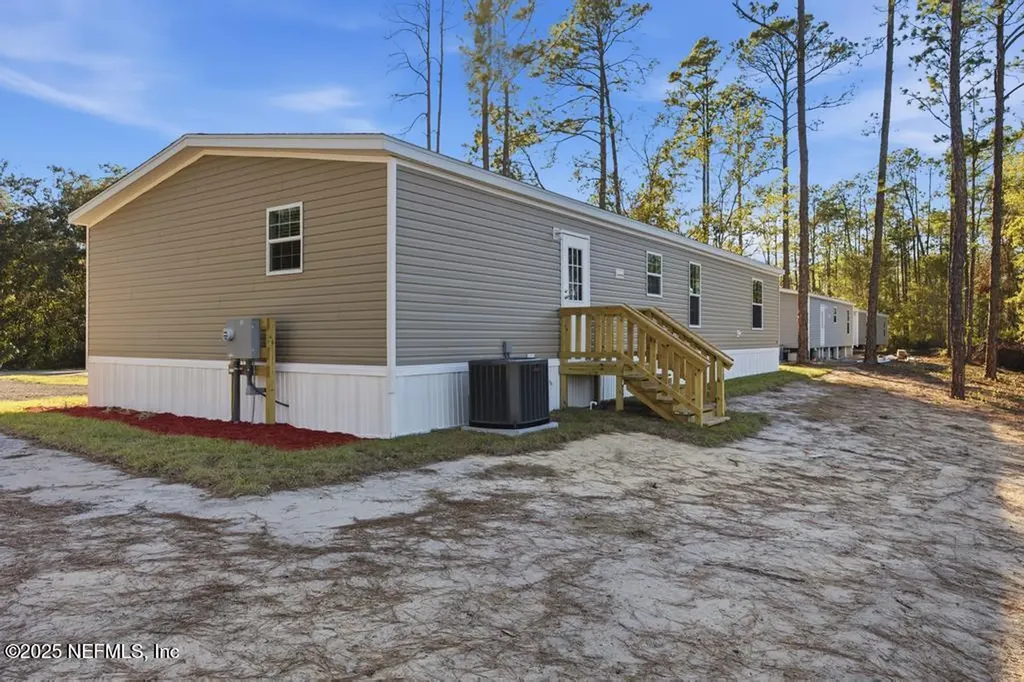 156 Wallace Street Interlachen FL 32148