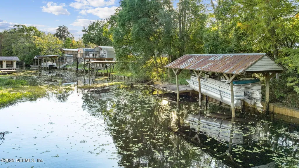 100 Waterway Avenue Satsuma FL 32189