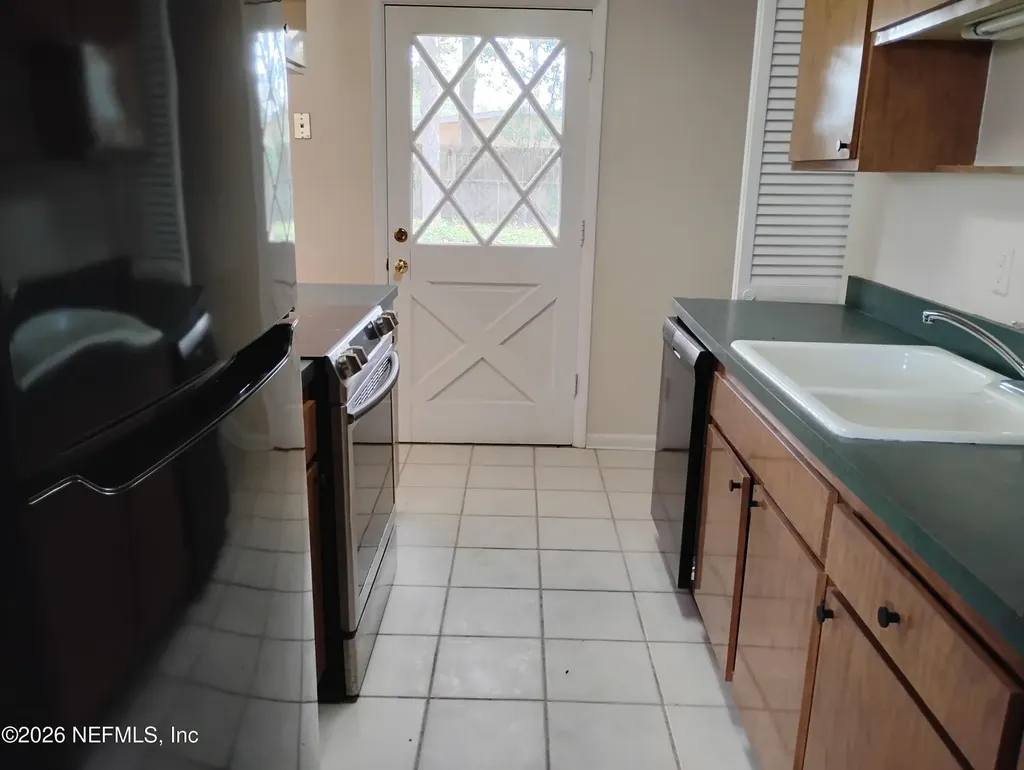 1130 Crown Drive Jacksonville FL 32221