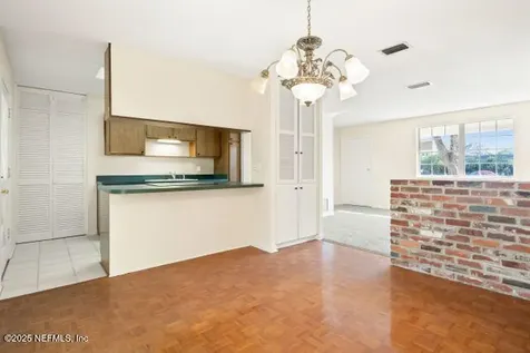 1130 Crown Drive Jacksonville FL 32221