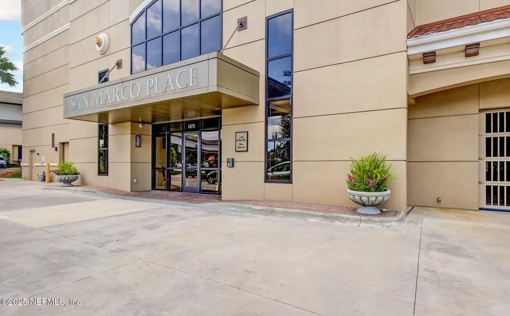 1478 Riverplace Boulevard Jacksonville FL 32207