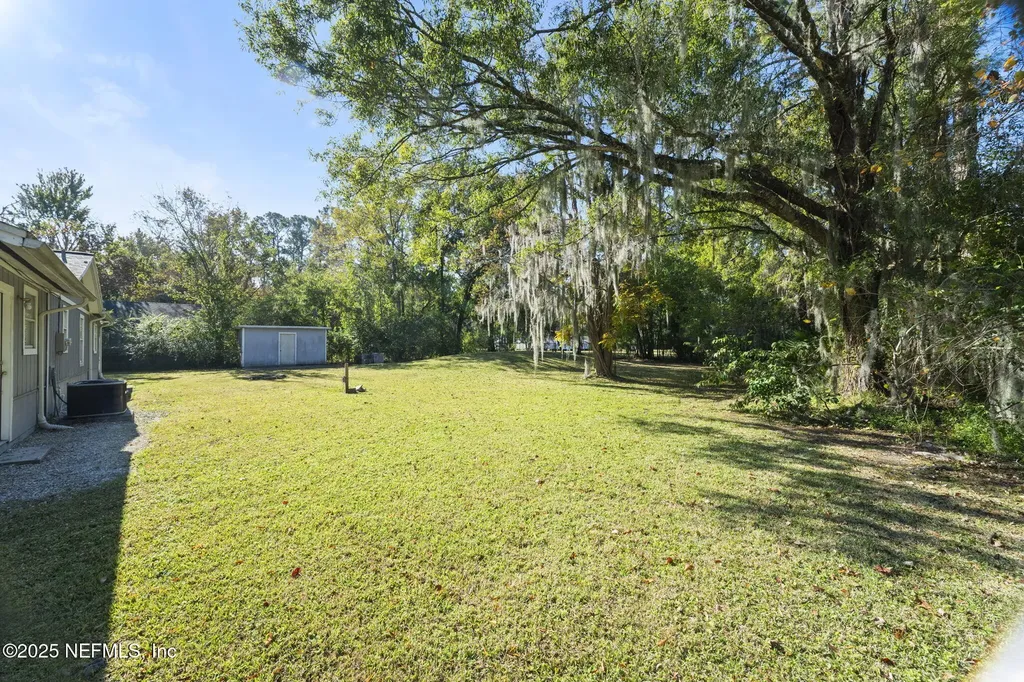7988 Waxwing Avenue Jacksonville FL 32219