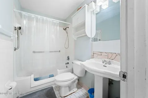 7988 Waxwing Avenue Jacksonville FL 32219