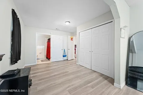 7988 Waxwing Avenue Jacksonville FL 32219
