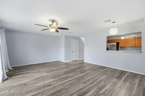 11 Northside Drive S Jacksonville FL 32218