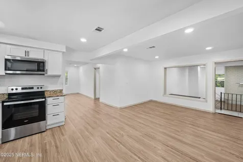 6910 Cartier Circle Jacksonville FL 32208
