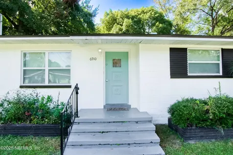 6910 Cartier Circle Jacksonville FL 32208