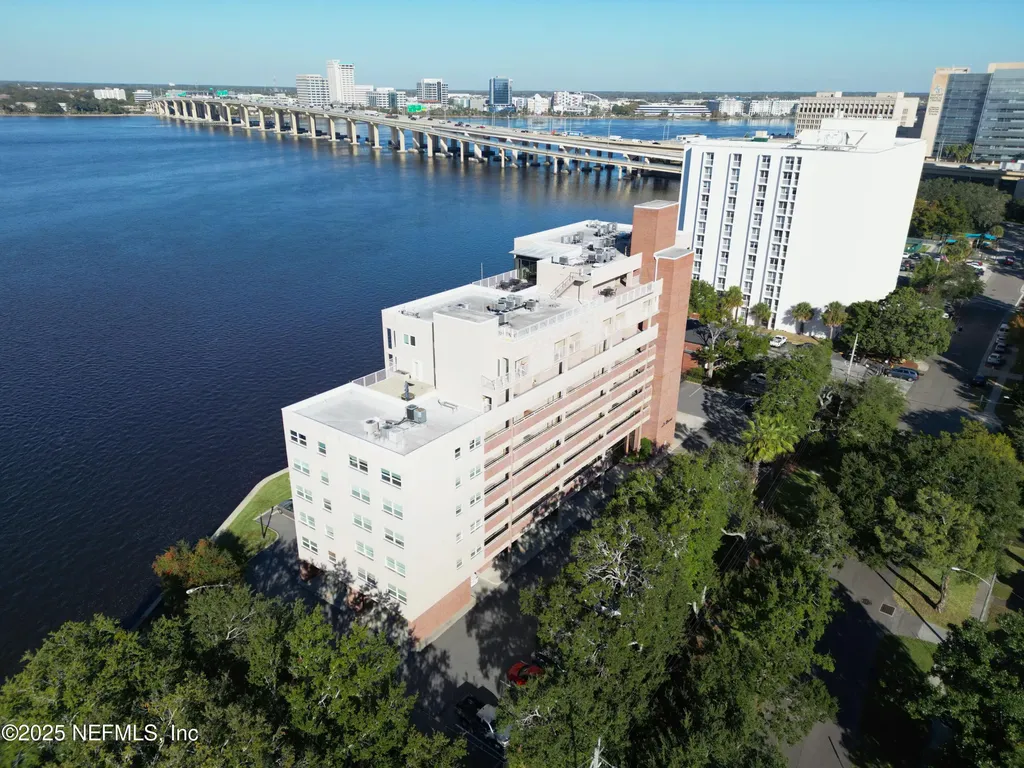 1590 Le Baron Avenue Jacksonville FL 32207