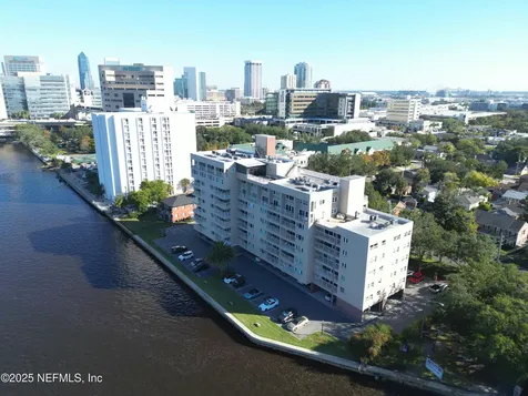 1590 Le Baron Avenue Jacksonville FL 32207
