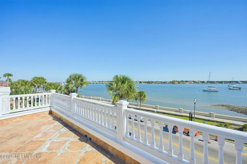178 Avenida Menendez St. Augustine FL 32084