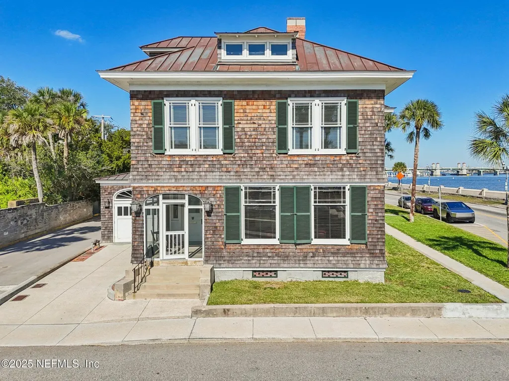178 Avenida Menendez St. Augustine FL 32084