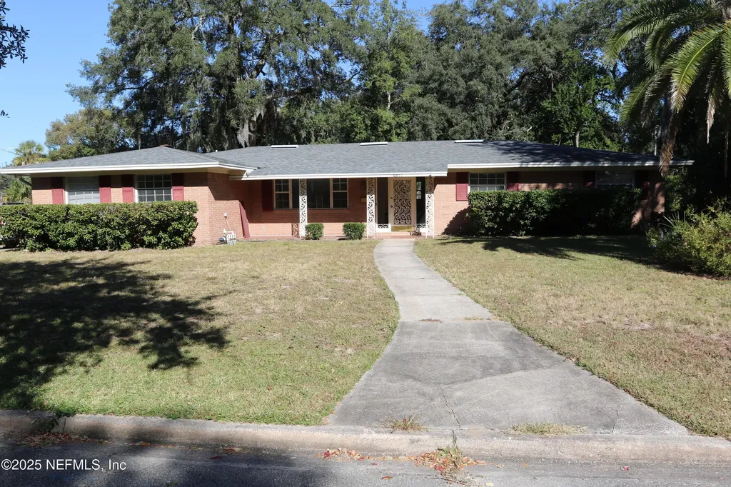 6811 Hermitage Road Jacksonville FL 32277
