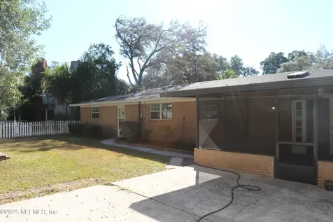 6811 Hermitage Road Jacksonville FL 32277