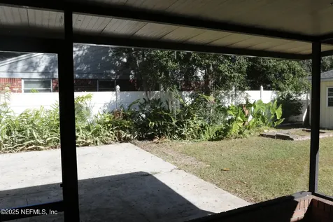 6811 Hermitage Road Jacksonville FL 32277