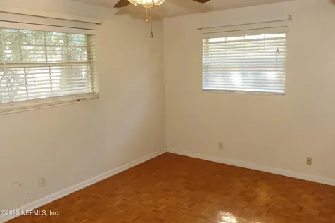 6811 Hermitage Road Jacksonville FL 32277