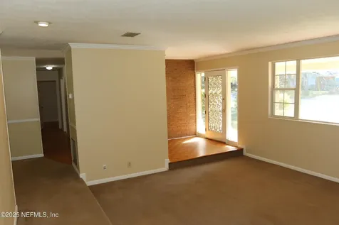 6811 Hermitage Road Jacksonville FL 32277