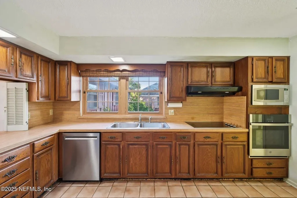3707 Cathedral Oaks Place S Jacksonville FL 32217