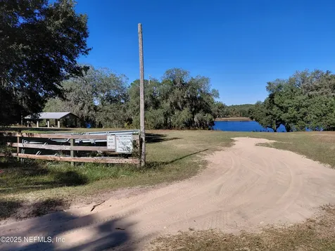 5706 N Crater Lake Circle Keystone Heights FL 32656
