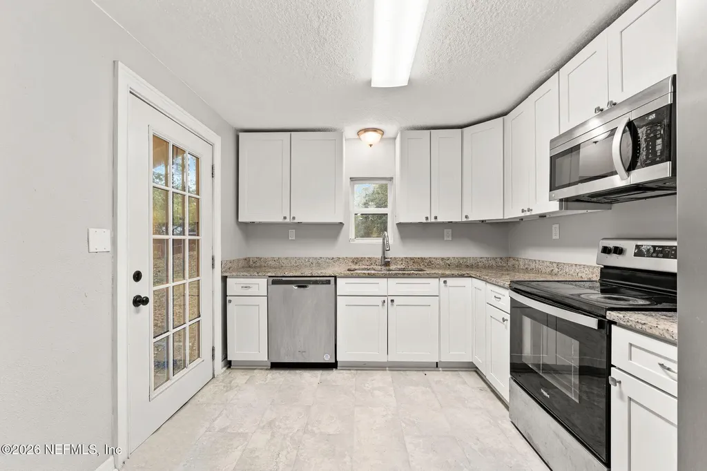 4044 Hunter Circle Jacksonville FL 32207