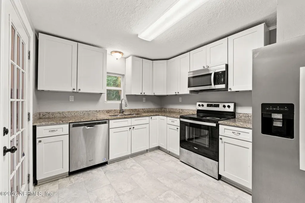 4044 Hunter Circle Jacksonville FL 32207