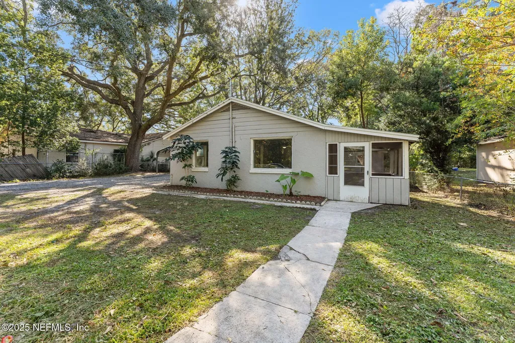 4044 Hunter Circle Jacksonville FL 32207