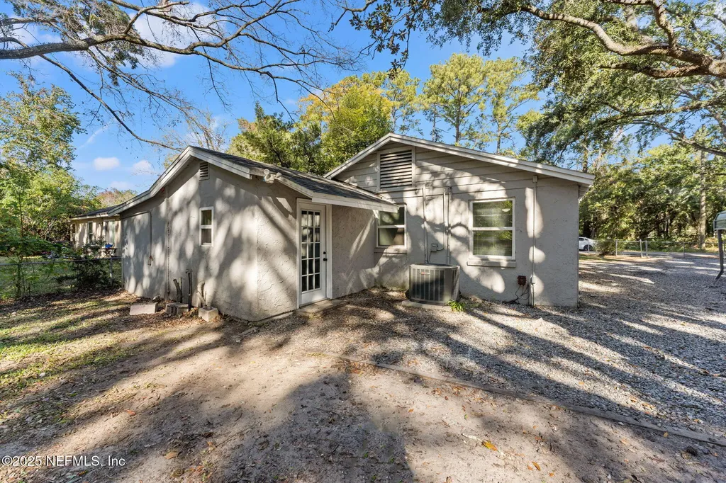 4044 Hunter Circle Jacksonville FL 32207