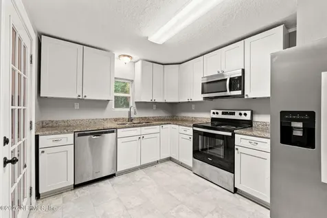 4044 Hunter Circle Jacksonville FL 32207