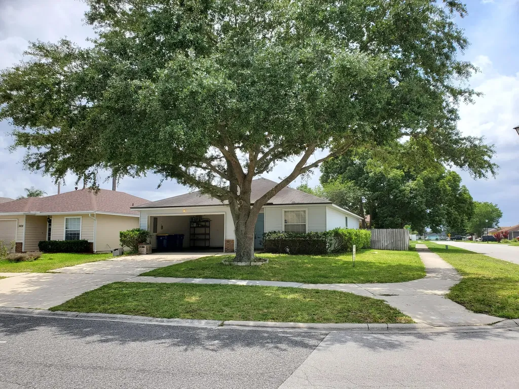 3432 International Village Drive W Jacksonville FL 32277