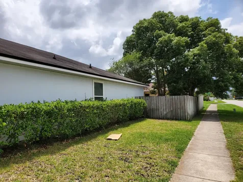 3432 International Village Drive W Jacksonville FL 32277
