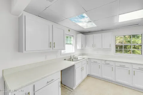 2811 Myrtis Road Jacksonville FL 32218