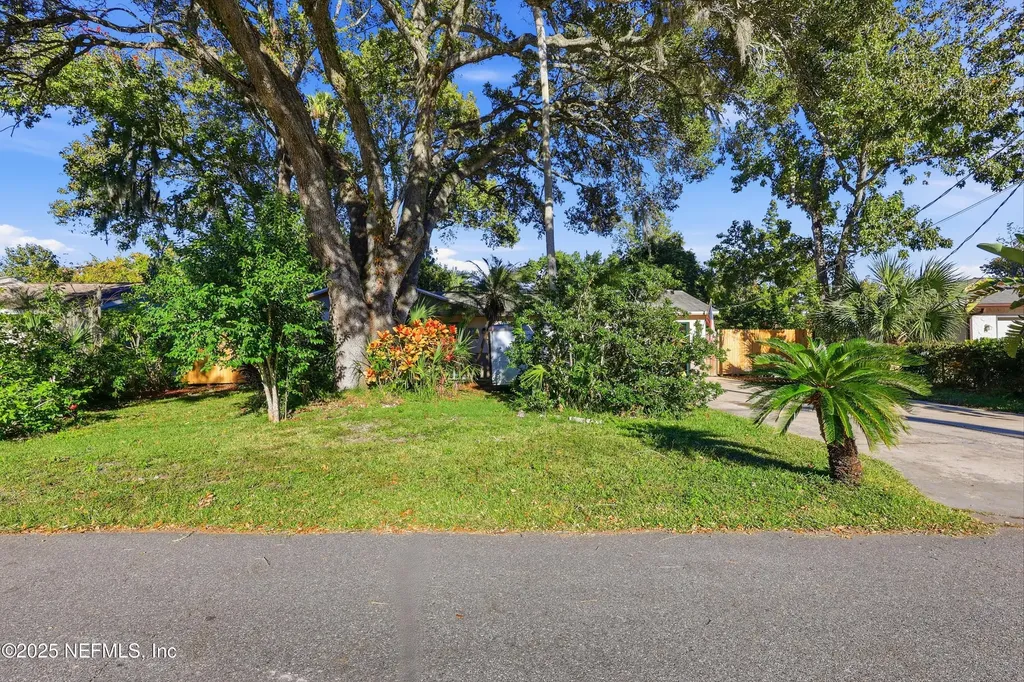 711 Grove Avenue Holly Hill FL 32117