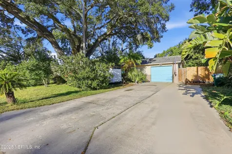 711 Grove Avenue Holly Hill FL 32117