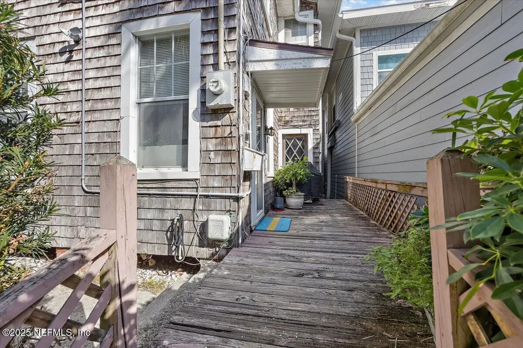 517 Beach Avenue Atlantic Beach FL 32233