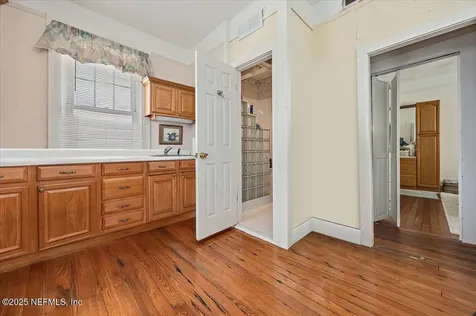 517 Beach Avenue Atlantic Beach FL 32233