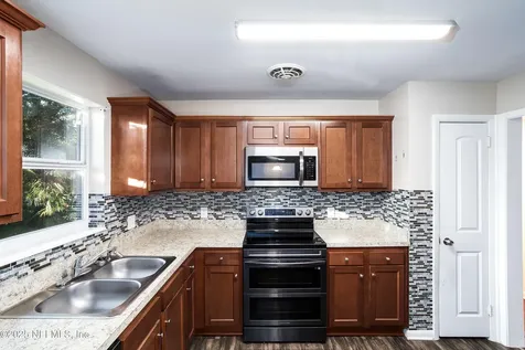 3146 Plumtree Drive Jacksonville FL 32277