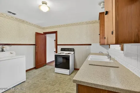 1111 Inwood Terrace Jacksonville FL 32207