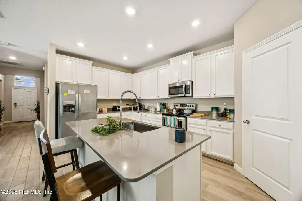 7581 Rock Brook Drive Jacksonville FL 32222