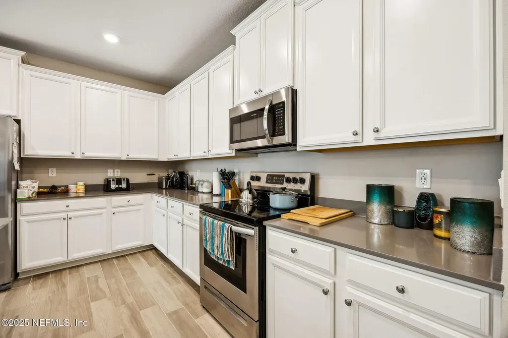 7581 Rock Brook Drive Jacksonville FL 32222