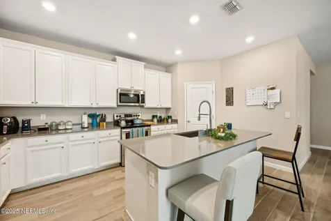 7581 Rock Brook Drive Jacksonville FL 32222