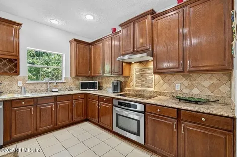 525 Hardeeville Court Jacksonville FL 32218