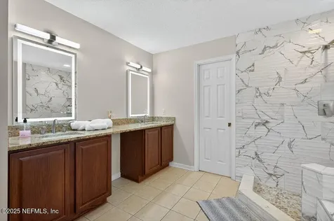 525 Hardeeville Court Jacksonville FL 32218